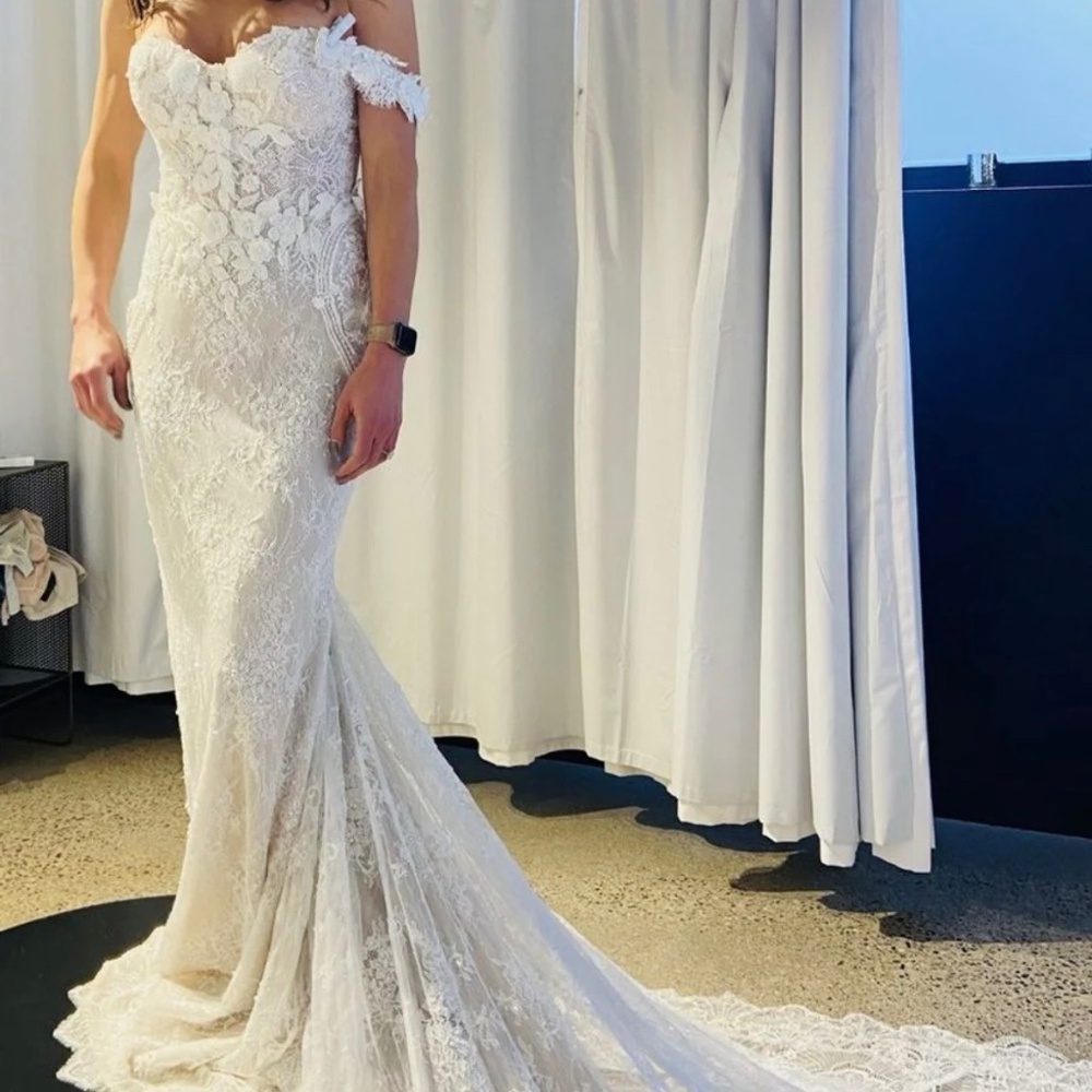 Never worn Nina-strapless gigi